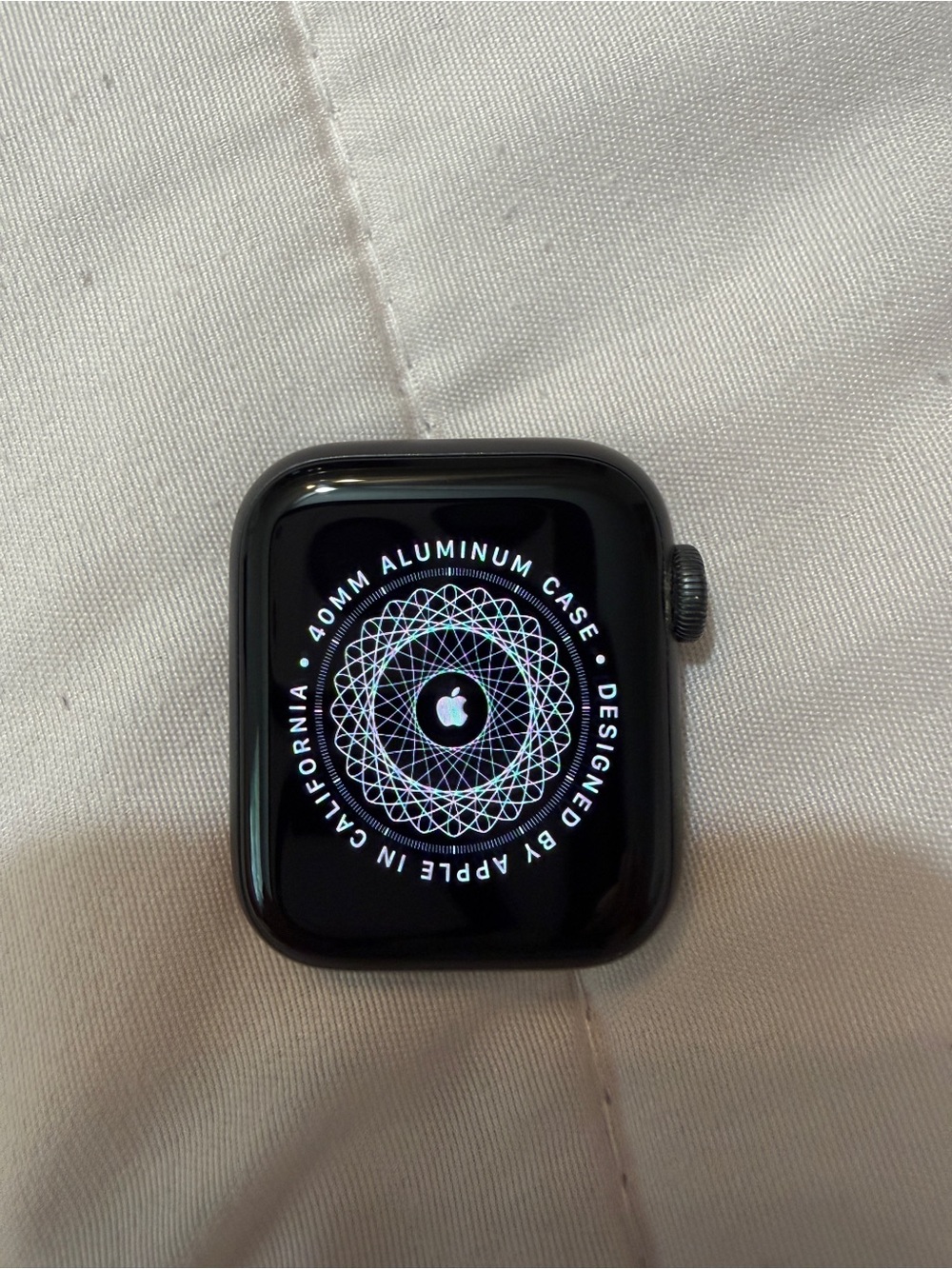 Apple Watch 40mm Space Gray Aluminum Case/Midnight Sport Band